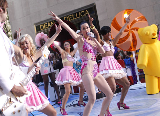 Kherington dancing with Katy Perry