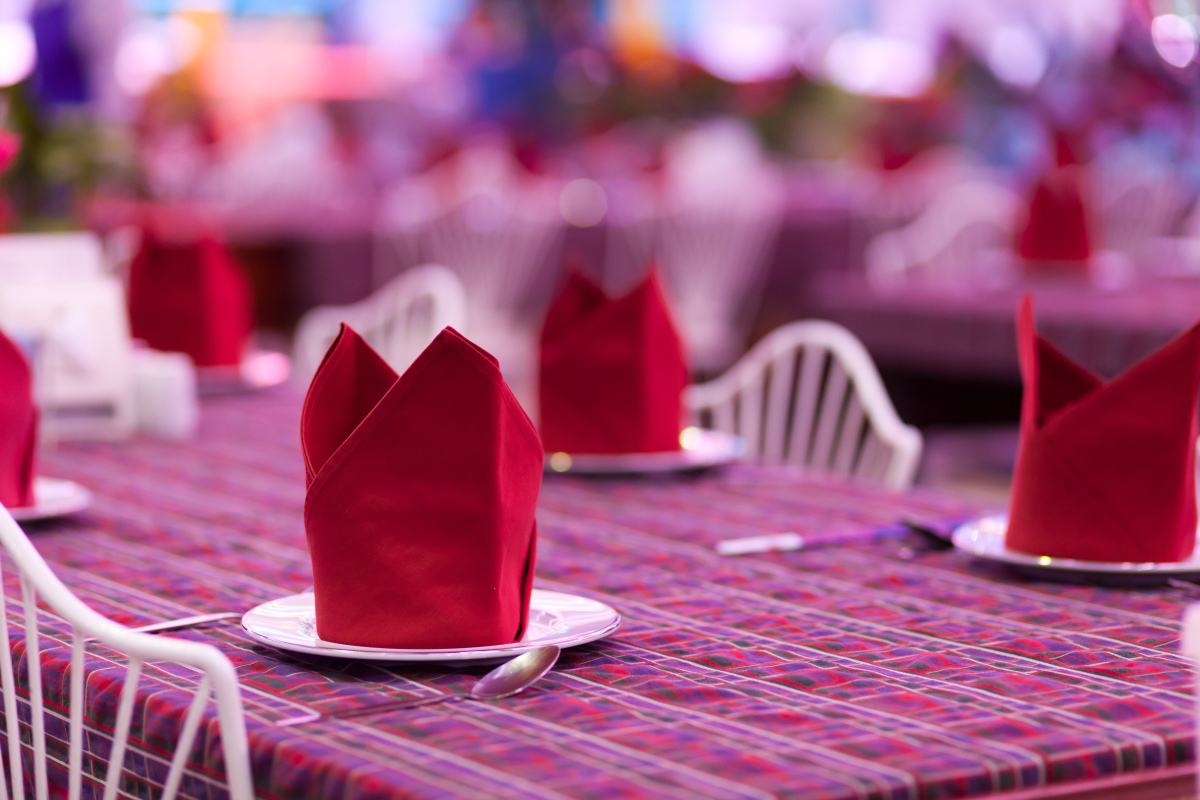 6 Ridiculously Simple Napkin Folding Ideas You Can't Screw Up (PHOTOS) HuffPost