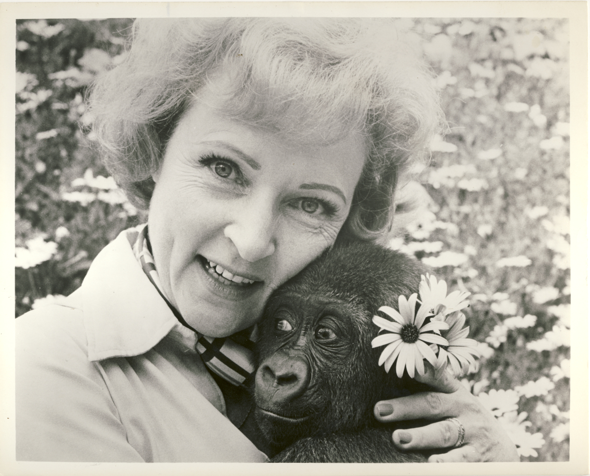 Betty White Advocates For Zoos In New Book 'Betty & Friends' (PHOTOS