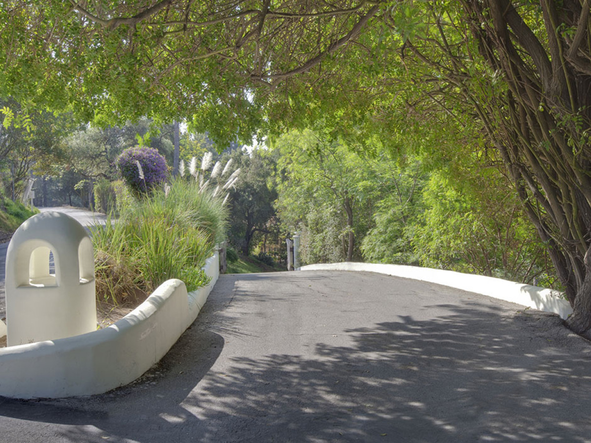 Albert Brooks' Home For Sale (PHOTOS) HuffPost