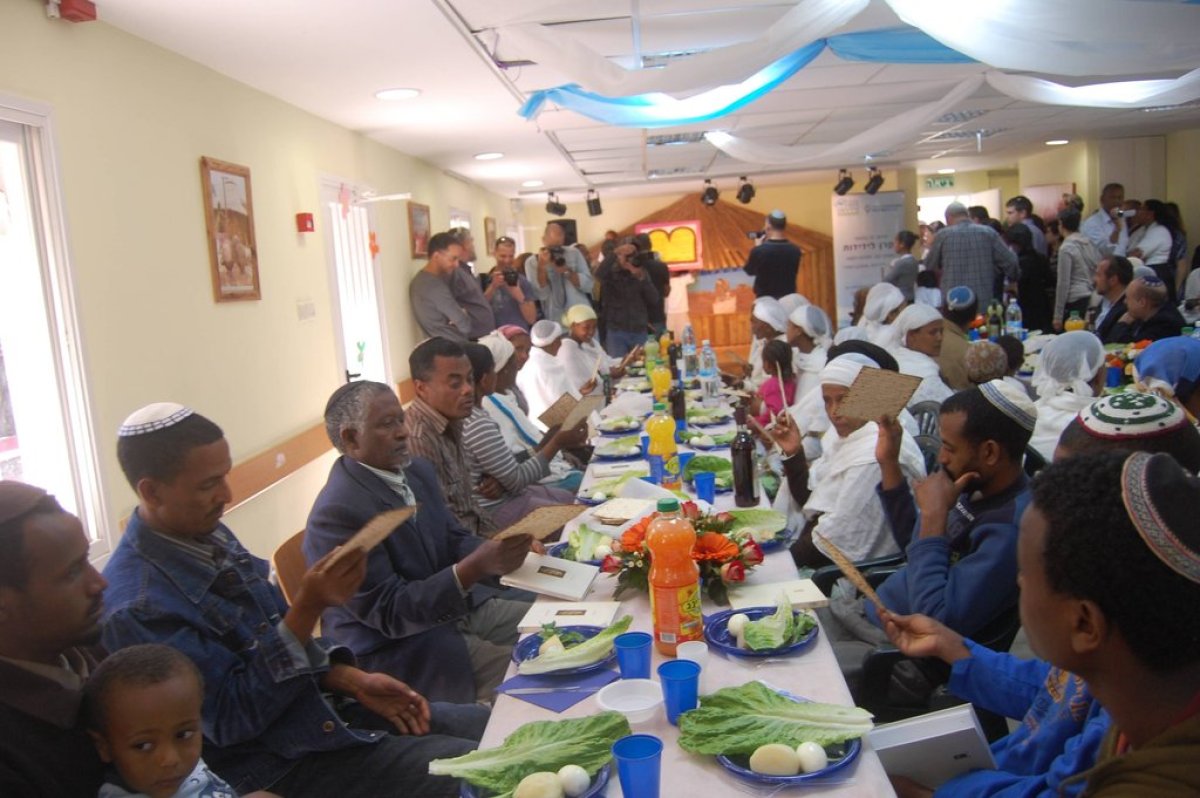 Ethiopian Jews Celebrate First Passover Seder In Israel Photos Huffpost