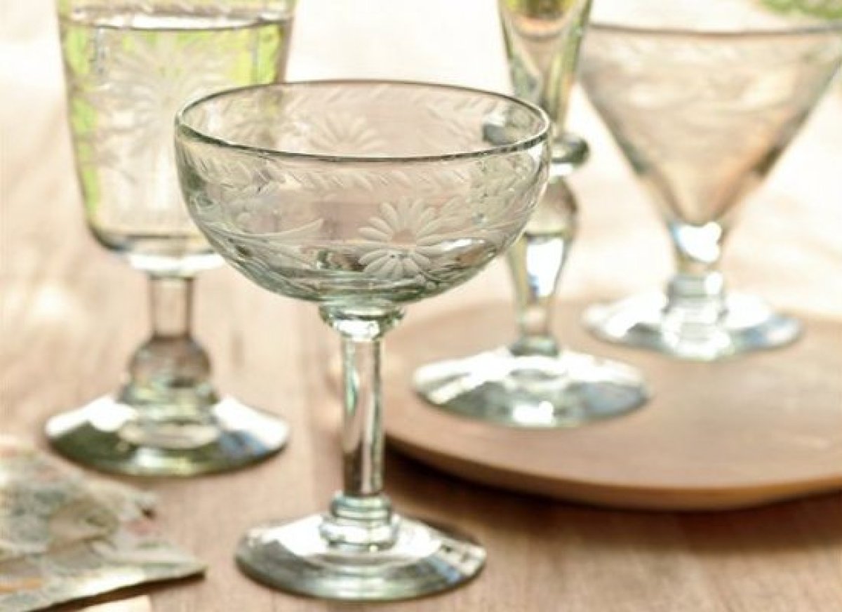 french champagne glasses