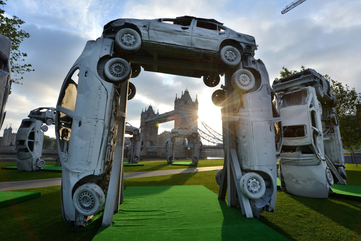 artist-tommy-gun-creates-stonehenge-from-old-cars-photos-huffpost