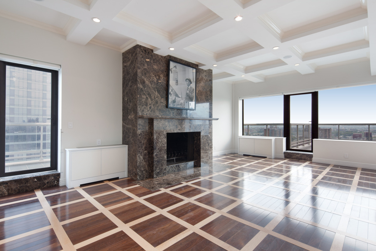 Empty Apartments Inside frank sinatra's apartment at 530 east 72nd street on sale for $7.7 Empty Apartments Inside frank sinatra's apartment at 530 east 72nd street on sale for $7.7
