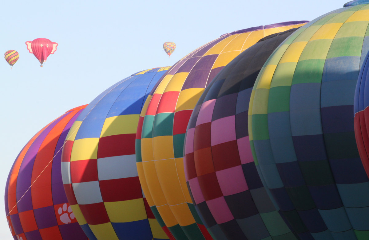 Man dies in fall from balloon | The Spokesman-Review