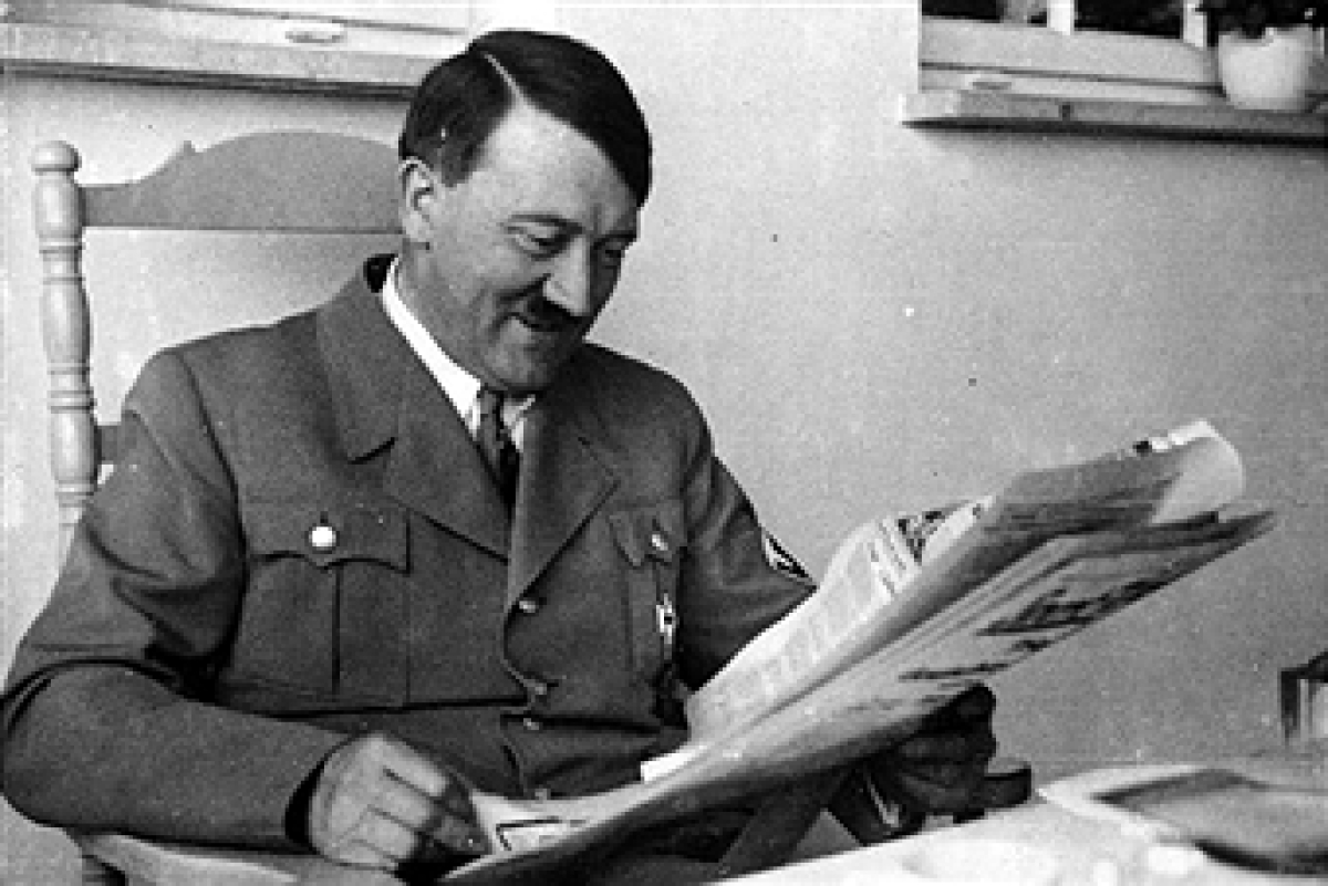 Amazing Historical Photo of Adolf Hitler on 4/5/1935 