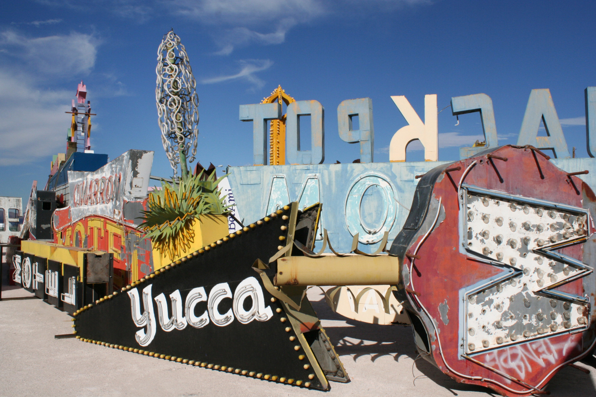 The Las Vegas Neon Museum Shines Even Brighter (PHOTOS) HuffPost