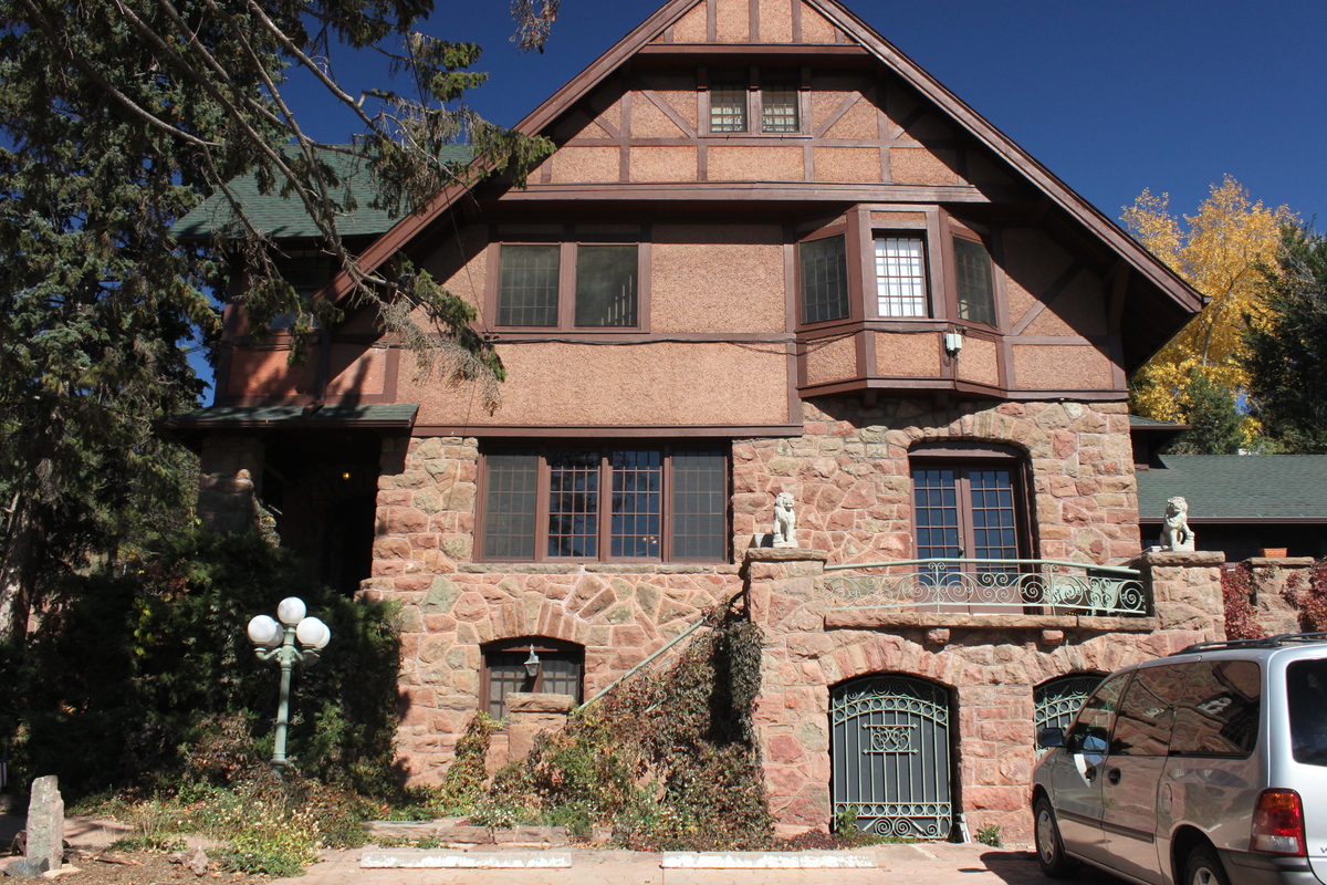 Onaledge Manitou Springs Colorado s Very Haunted Hotel PHOTOS 