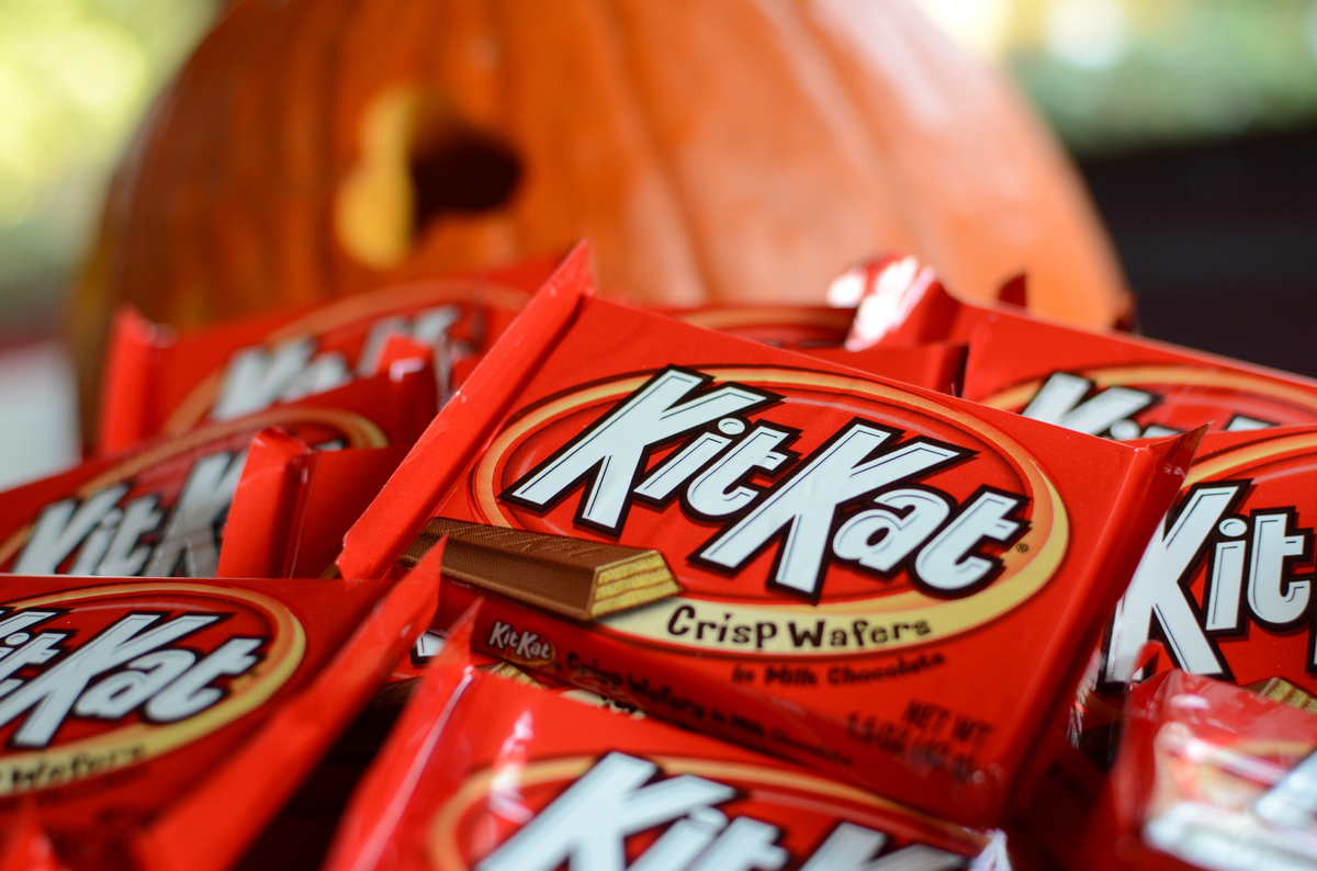 halloween-candy-7-treats-with-scary-long-ingredient-lists-huffpost