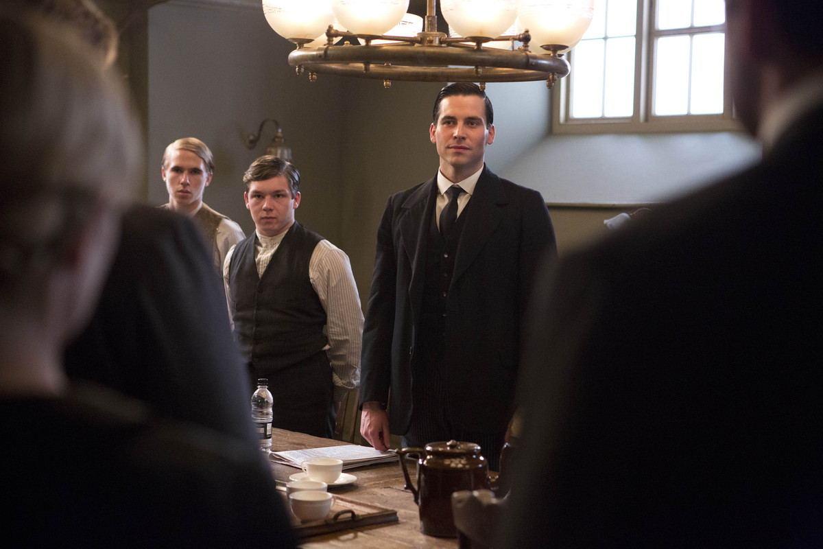 TV REVIEW Downton Abbey Doubting Thomas Steals The Show With Kissing