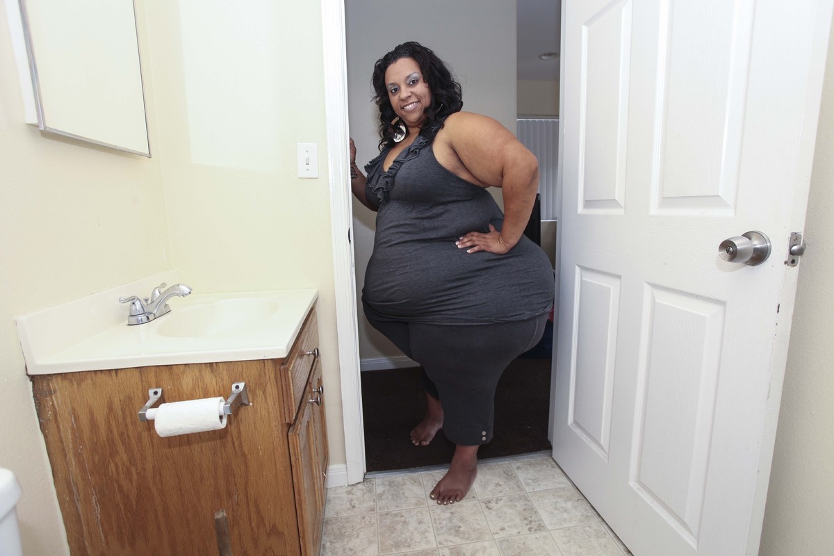 Woman with The Largest Hips in the World