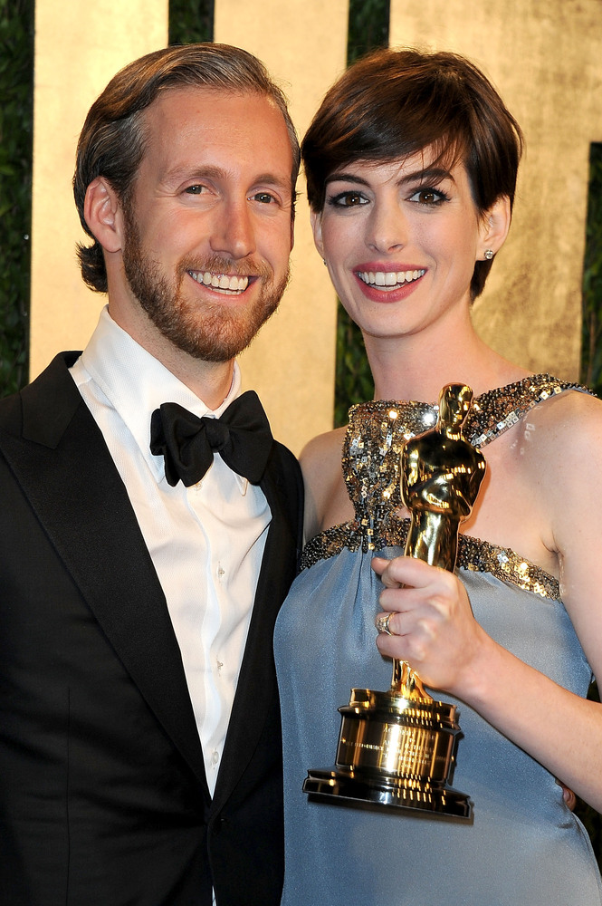 Brandi Glanville & Her Cleavage Were Unexpected Attendees At The Oscars (PHOTOS) HuffPost