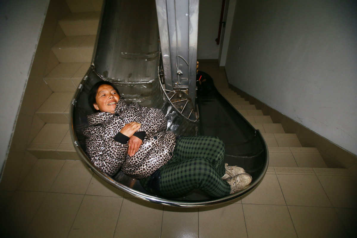 High Rise Evacuation Slide By Zhou Miaorong Installed In Chinese