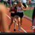 La atleta que prefirió ayudar a una competidora que luchar por la victoria