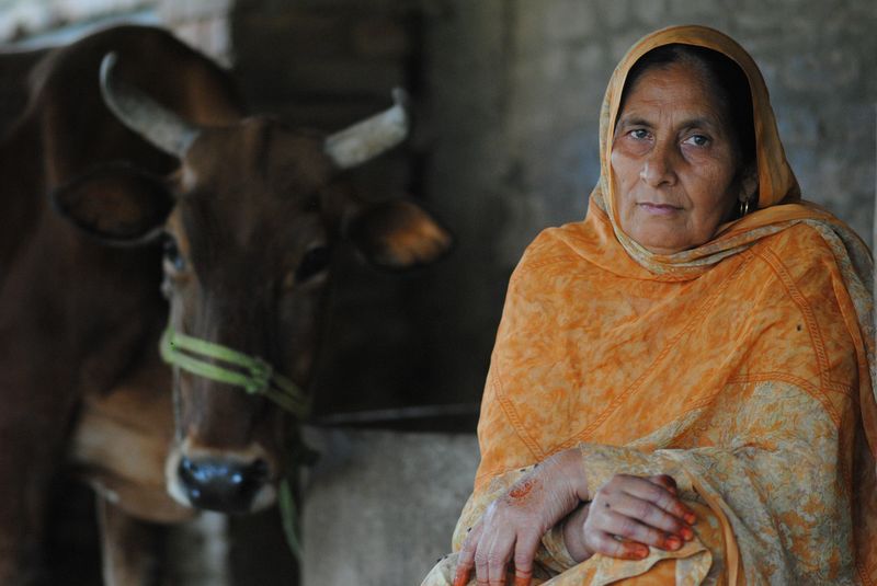 Pakistani Village Gives Girls Pioneering Sex Education Class Huffpost