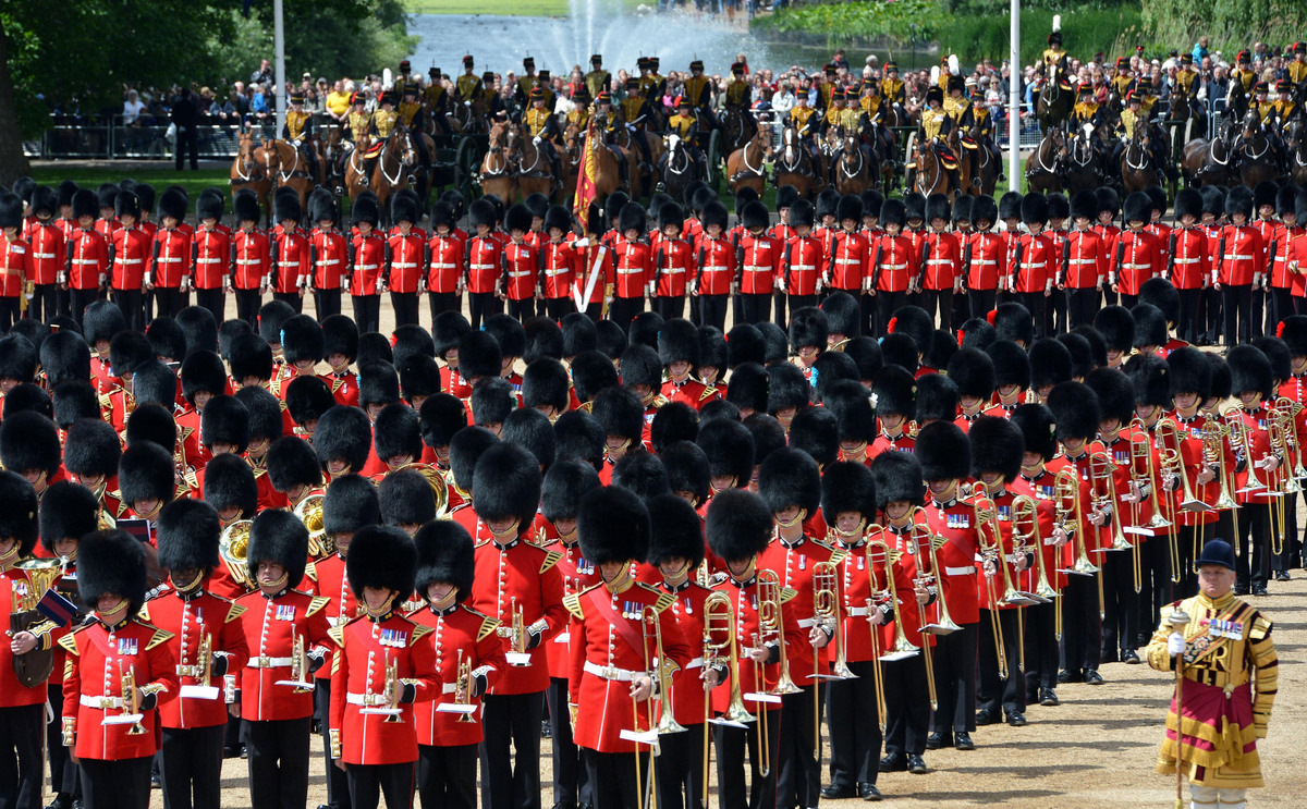 Pregnant Kate Middleton Makes Final Public Appearance At Queens Birthday Trooping The Colour 