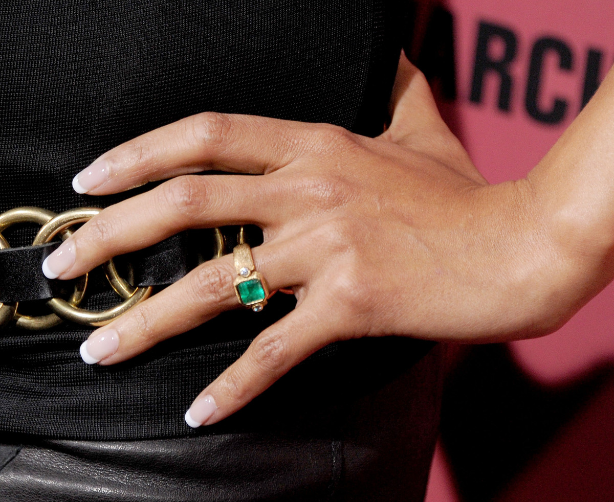 Kaley Cuoco's Engagement Ring Is One Seriously Stunning Rock HuffPost