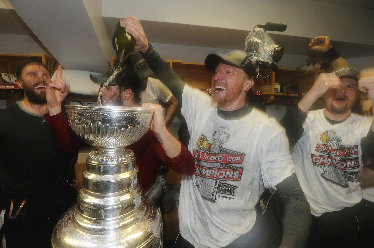 Blackhawks Celebration Beer, Champagne Flow In Locker Room After