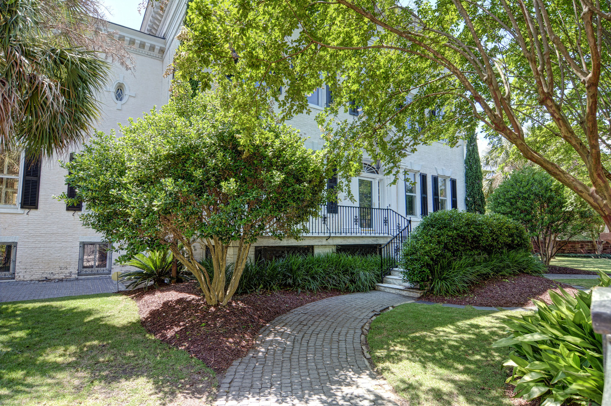 Dudley Mansion, Once Owned By Couple Who Allegedly Inspired 'Keeping Up