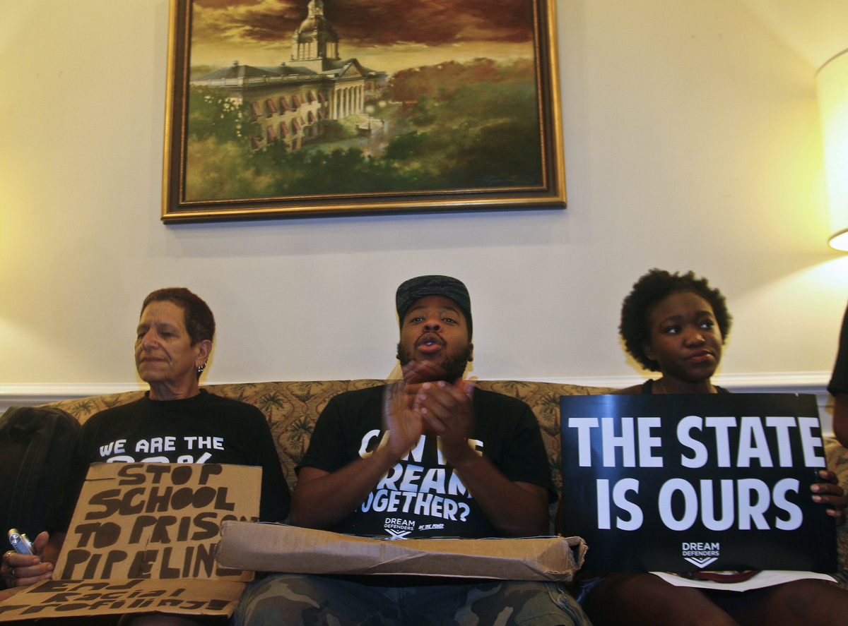 Dream Defenders Flood Rick Scott S Office Demand Florida Stand Your Ground Law Repeal Photos