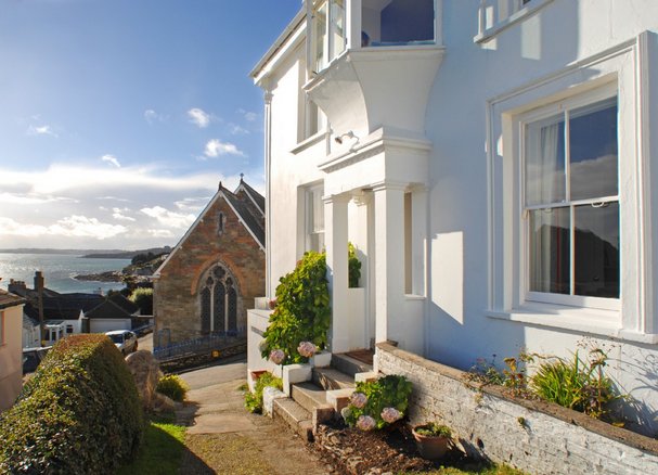 The Neptune House In St. Mawes, Cornwall Is A Nautical Lover's Dream ...