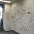 小学館ビルのロビーに描かれた「落書き」