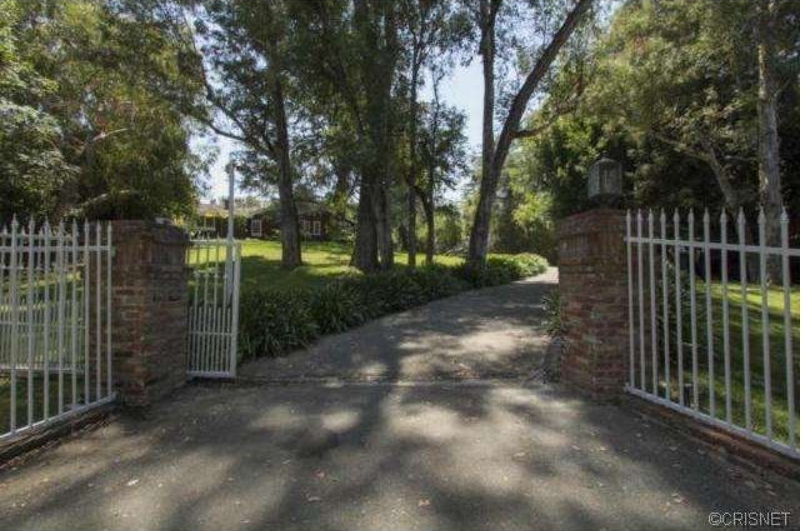 Wilmer Valderrama Lists House In Tarzana, Calif. For 3.495 Million