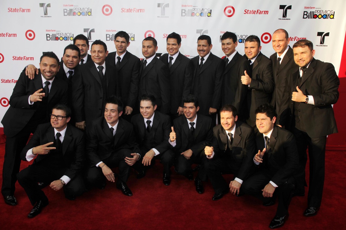 La Banda El Recodo lanza nuevo álbum 'Haciendo Historia' (AUDIO) HuffPost