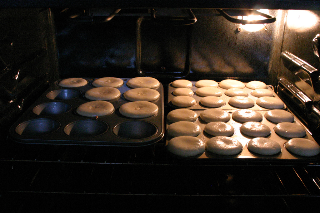 baking cupcake tips and mistakes to avoid huffpost baking cupcake tips and mistakes to avoid huffpost