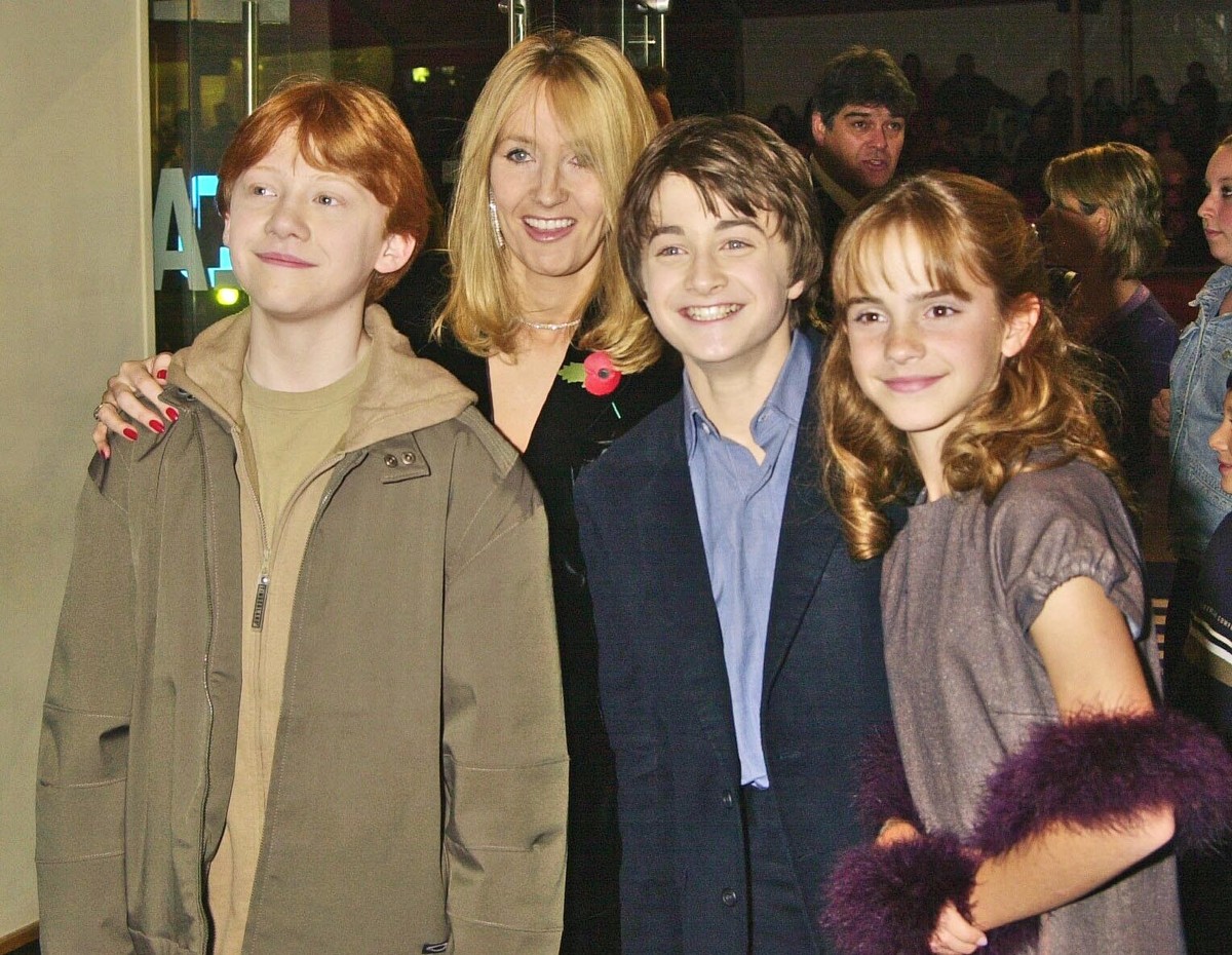 Harry Potters Back Jk Rowling Pens New Story Featuring Character As A 34 Year Old Man In 