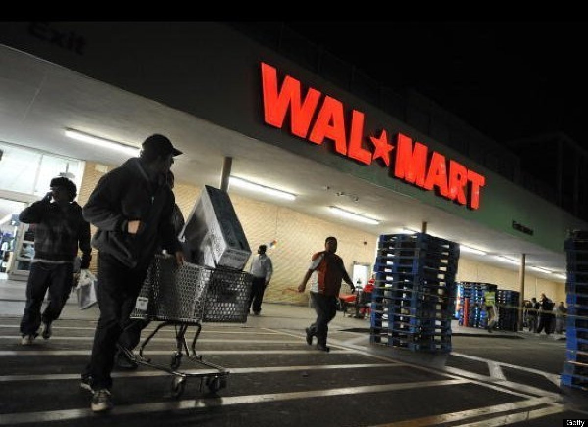 Walmart Still Hasn&#39;t Paid Its $7,000 Fine For 2008 Black Friday Death | HuffPost