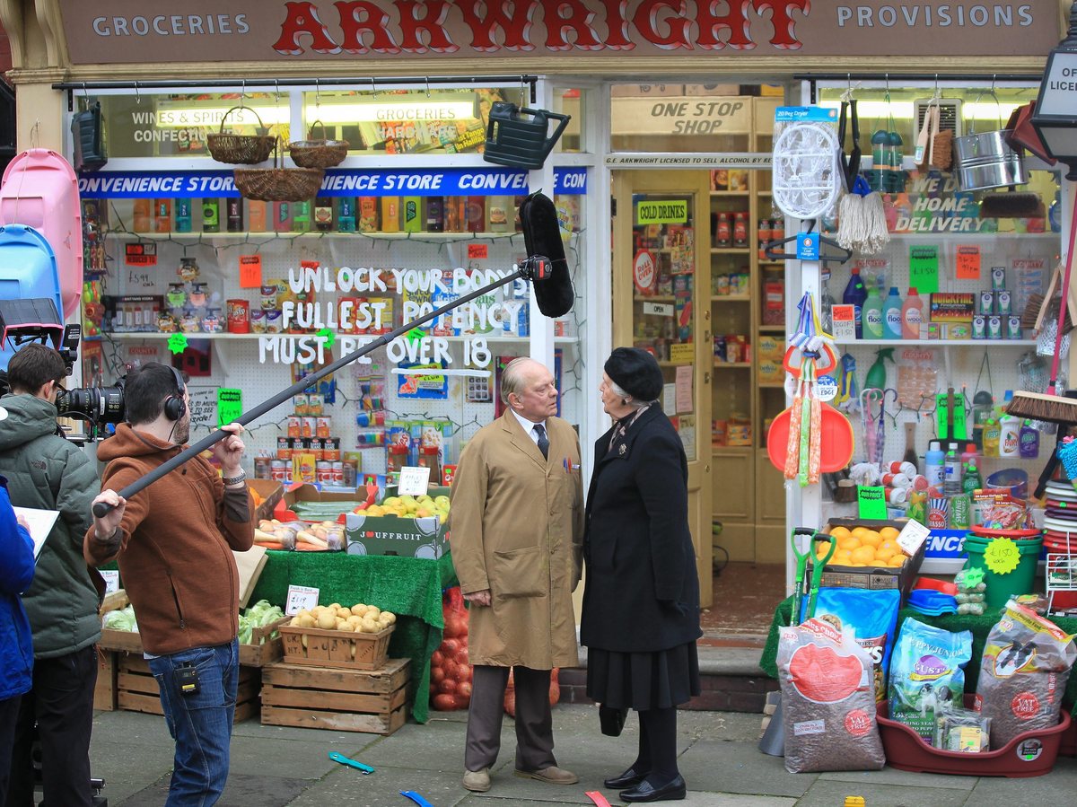 Only Fools And Horses Bar Fall Episode ‘Only Fools And Horses' Fans Vote Del Boy's Bar Fall As The Show's Best