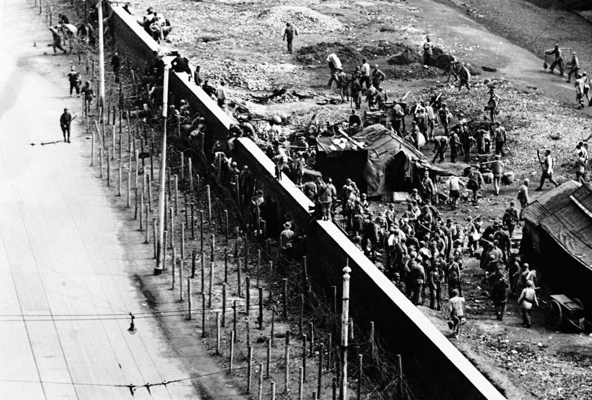 13 Astonishing Pictures From This Day In History November 30 HuffPost UK