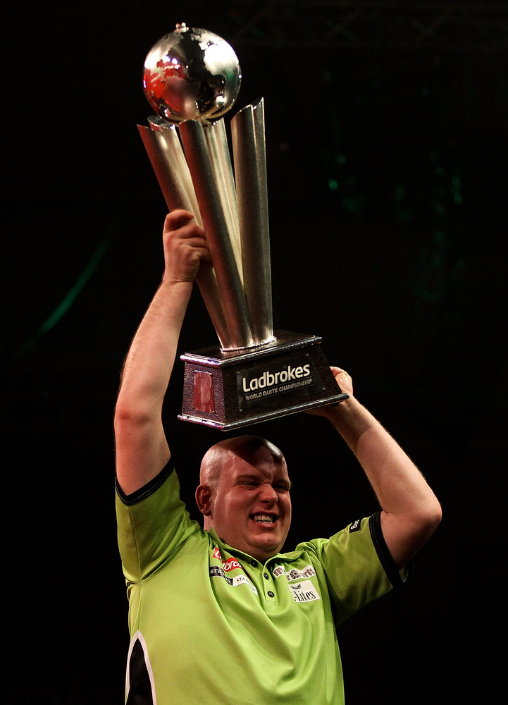 Michael Van Gerwen Wins Darts World Championship Final (PICTURES ...