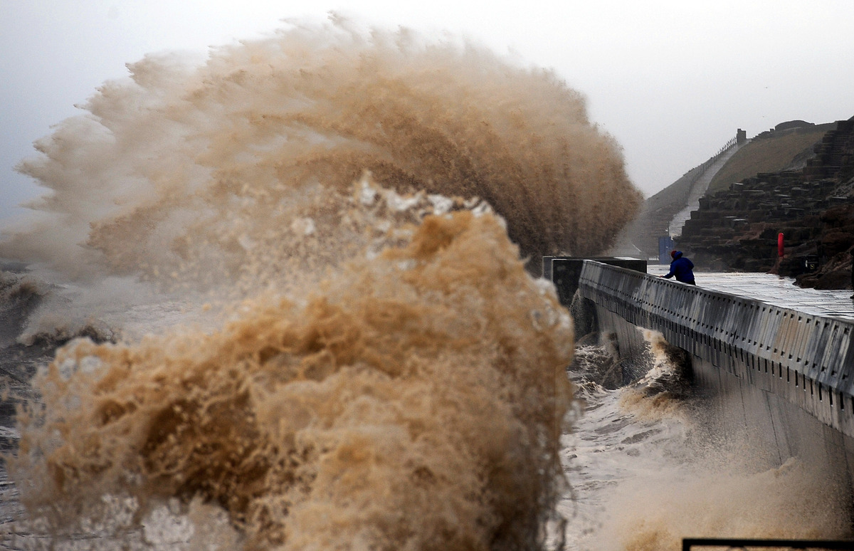 9 Spectacular Images Of Waves Pounding Britain's Coast HuffPost UK