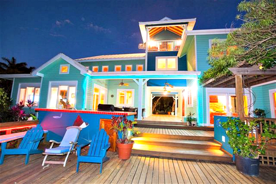 Here Are Some Spectacular Beach Homes To Fantasize About During This