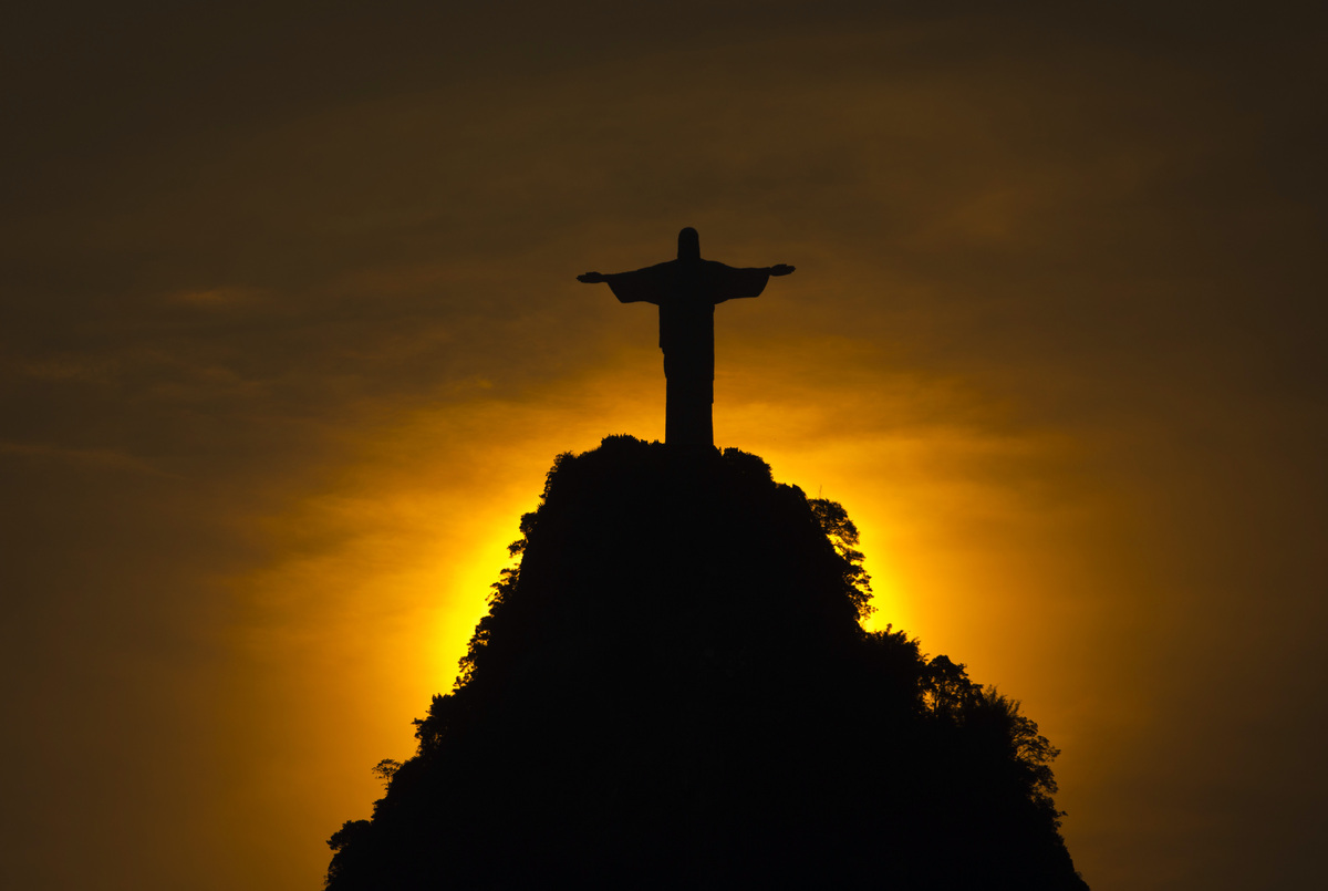 Christ The Redeemer Statue Damaged In Lightning Storm Say Officials In