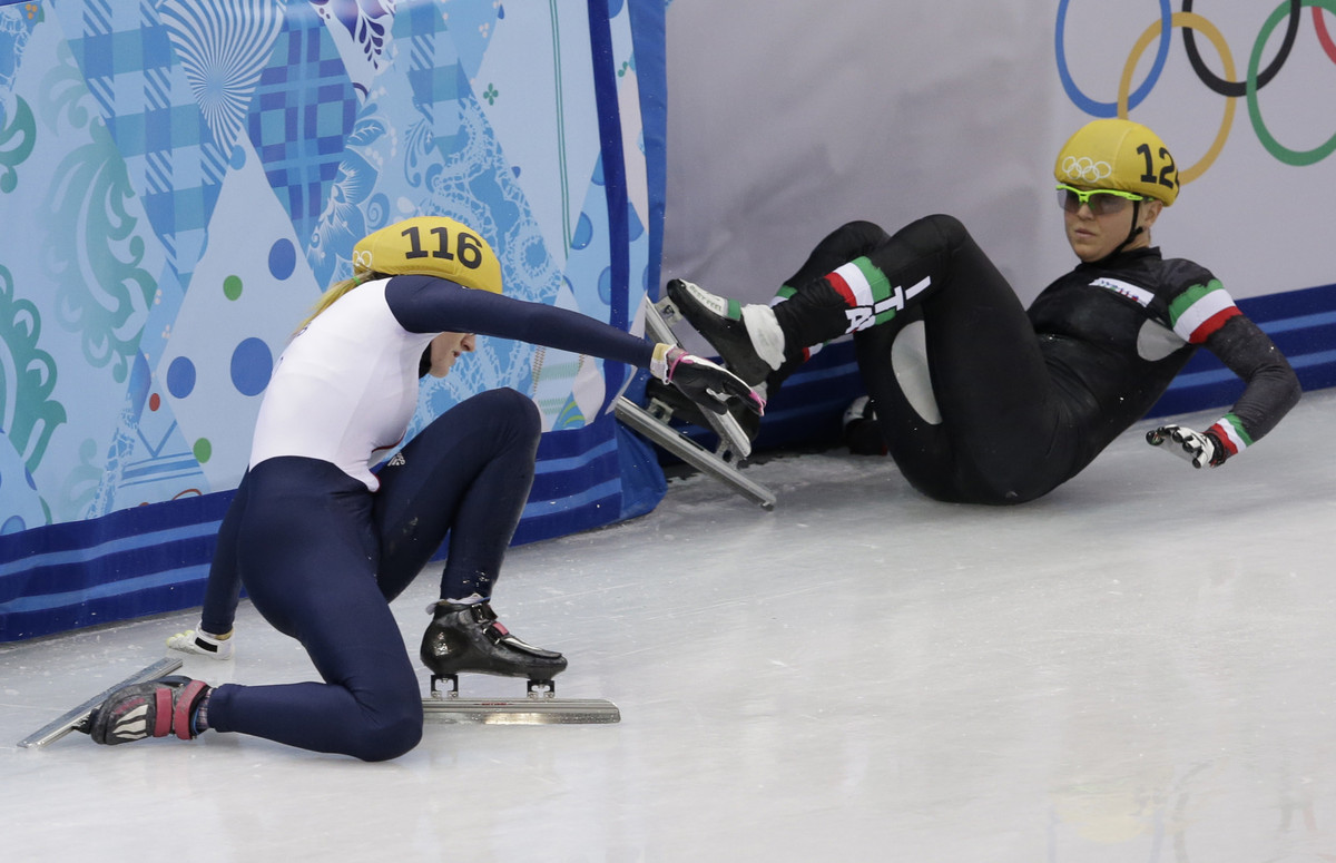 Speedskating Crash Helps China's Li Jianrou Win Gold Medal In 500m