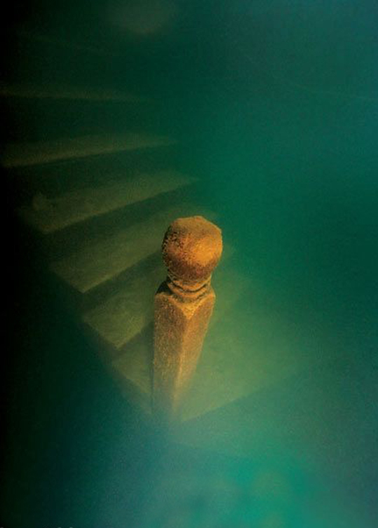 China's Ancient Underwater City Divers' Paradise (PICTURES