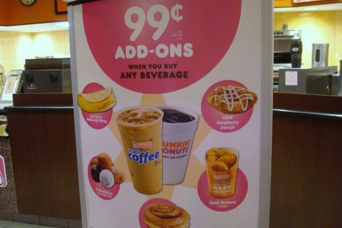 calories in dunkin donuts iced mocha latte with skim milk