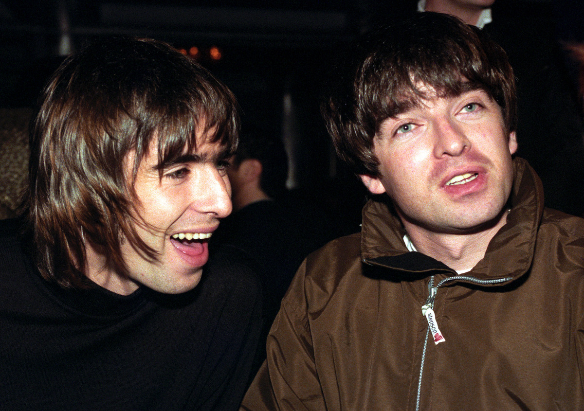 Oasis Announce 'Definitely Maybe' Reissue Here Are 9 Alternative