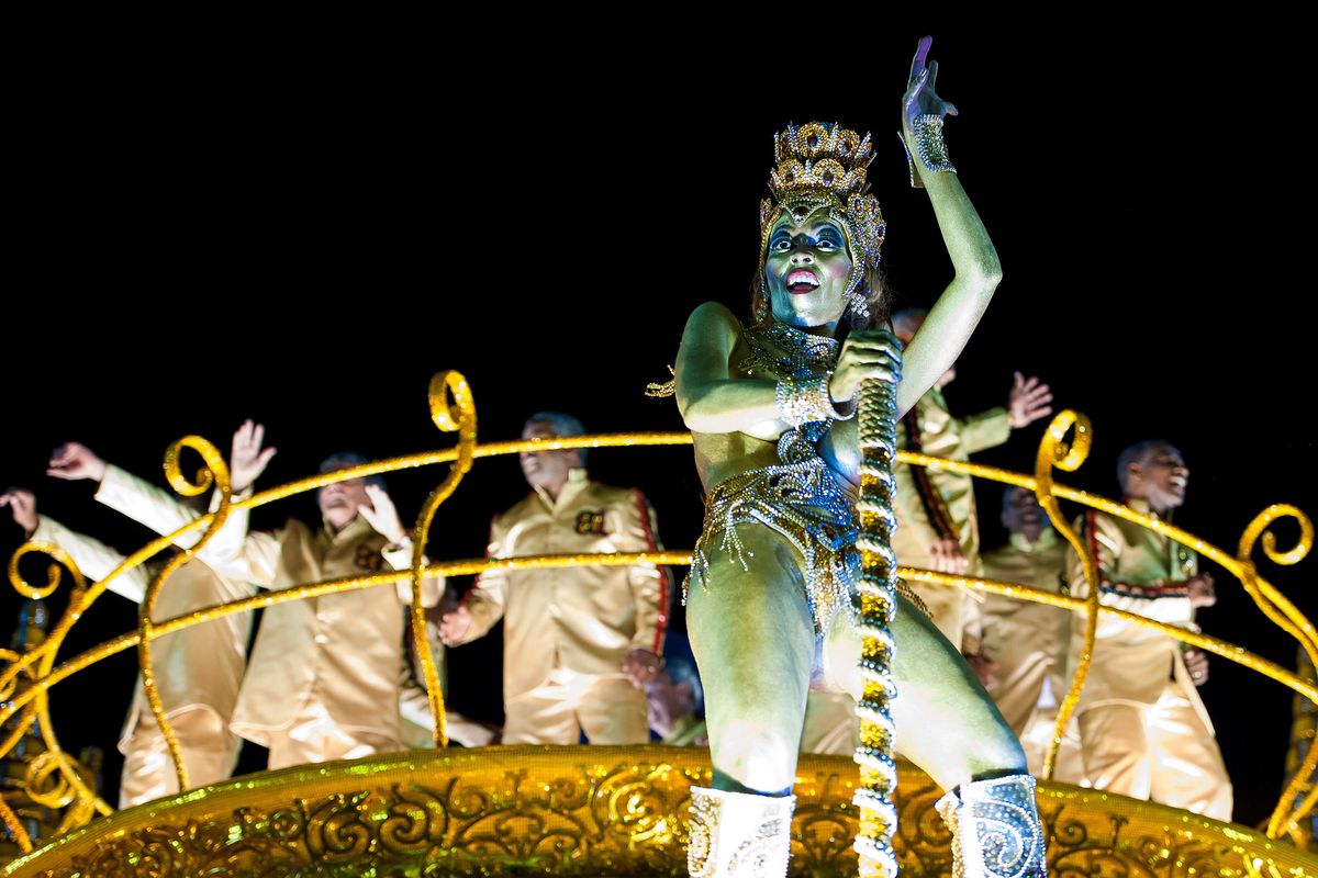 Rio De Janeiro Carnival S Samba Finale Provides Spectacular Close To 2014 Fiesta Photos Huffpost