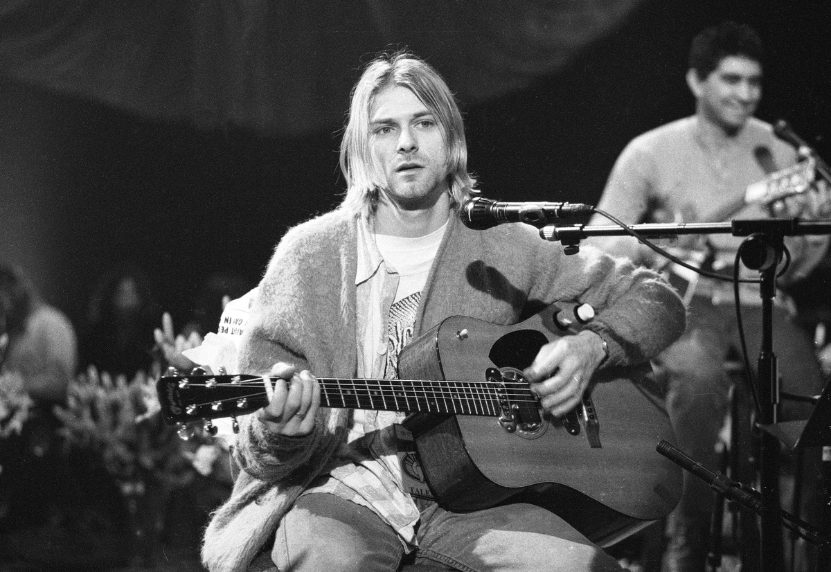 This is What Kurt Cobain Looked Like  on 11/18/1993 