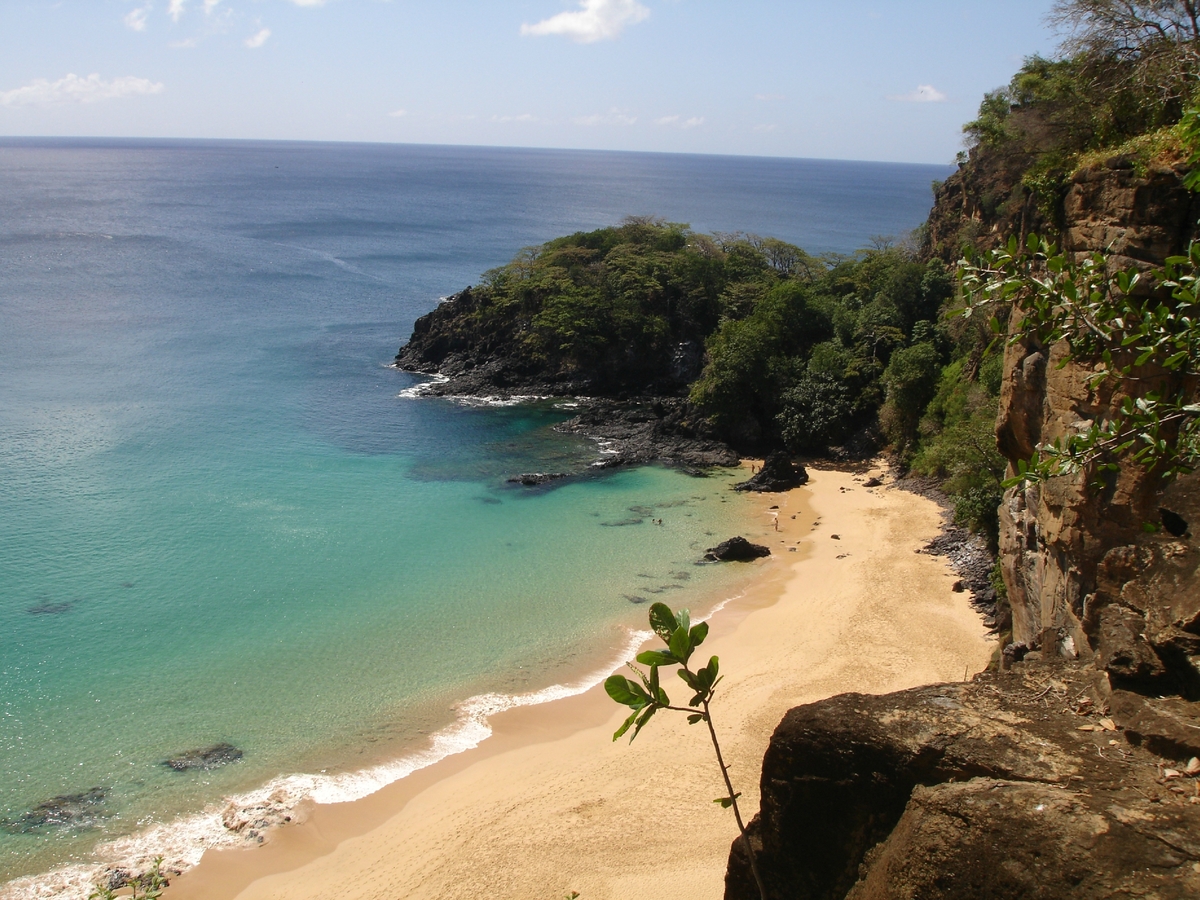 fernando-de-noronha-en-brasil-una-de-las-10-playas-m-s-bonita-del