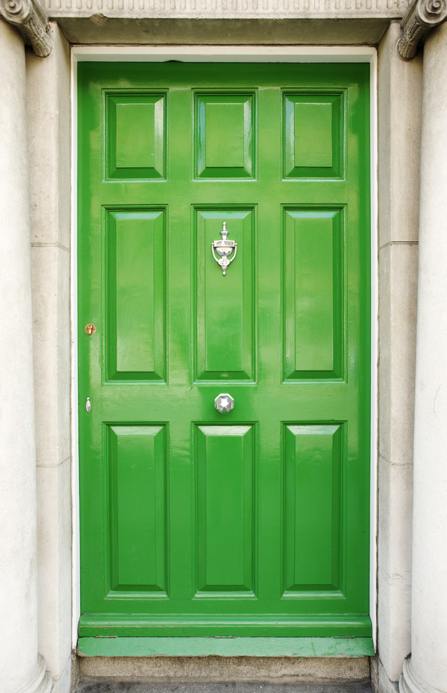 8 Unusual Colors You Haven't Considered For Your Front Door (But
