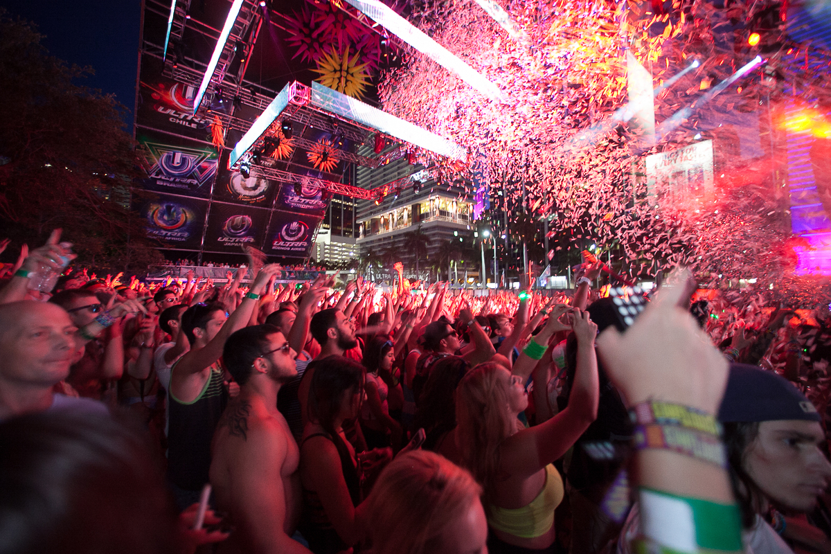 Go Inside Ultra Music Festival With These Giant Photos Nsfw Huffpost