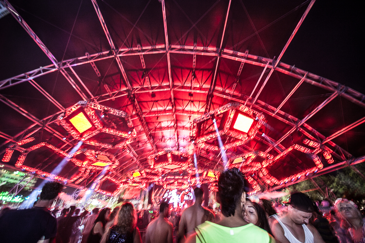 Go Inside Ultra Music Festival With These Giant Photos Nsfw