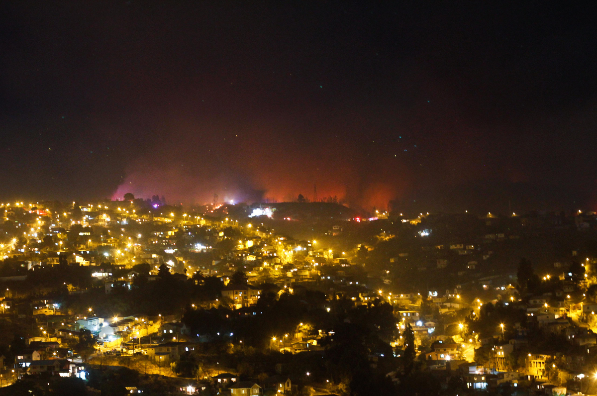 15 Devastating Images Of Chile Forest Fire In Valparaiso (PICTURES
