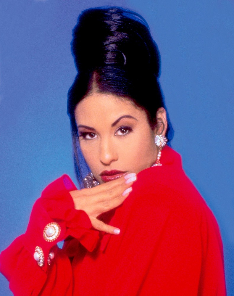 selena quintanilla red shirt