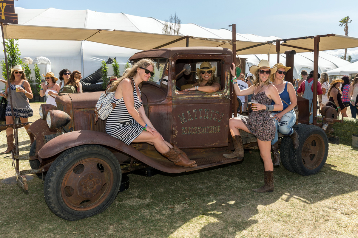 The Wildest Outfits We Saw At The Stagecoach Country Music Festival Huffpost